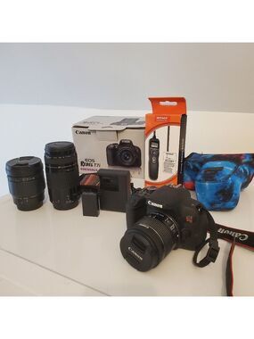 Canon EOS Rebel T7i w 2 Extra Lenses & Timing Remote Switch